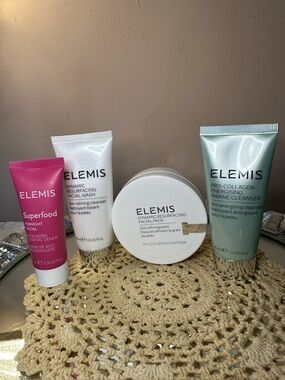 Elemis Women's Skincare Travel Set-NWOT